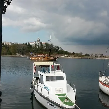 Къща за гости Lazuren Briag